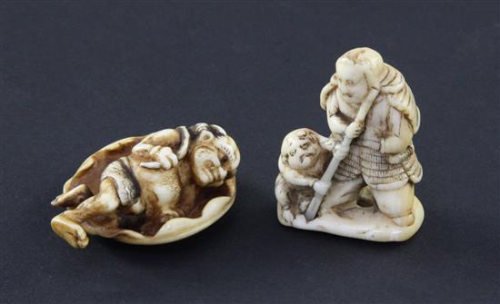 Two Japanese ivory netsuke, 19th century, 4cm